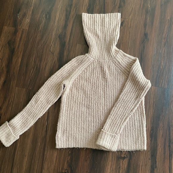 BP Turtleneck Knit Sweater. Size XXS - Picture 3 of 9